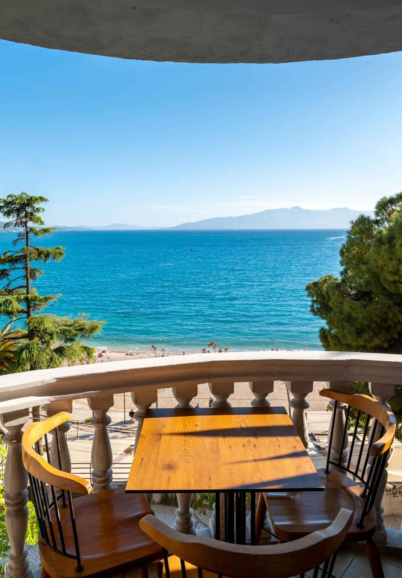 Hotel Monte Carlo - Rooftop Pool 4*