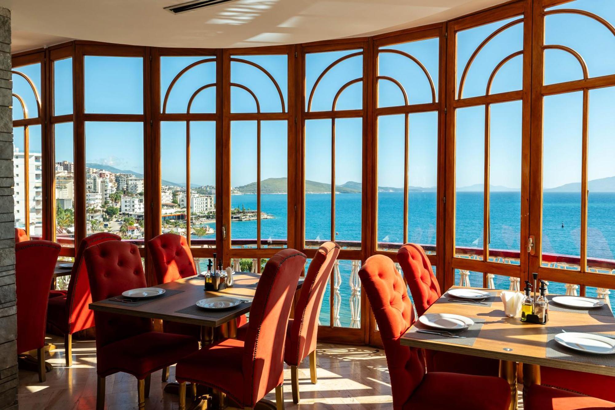 Monte Carlo - Rooftop Pool Hotel