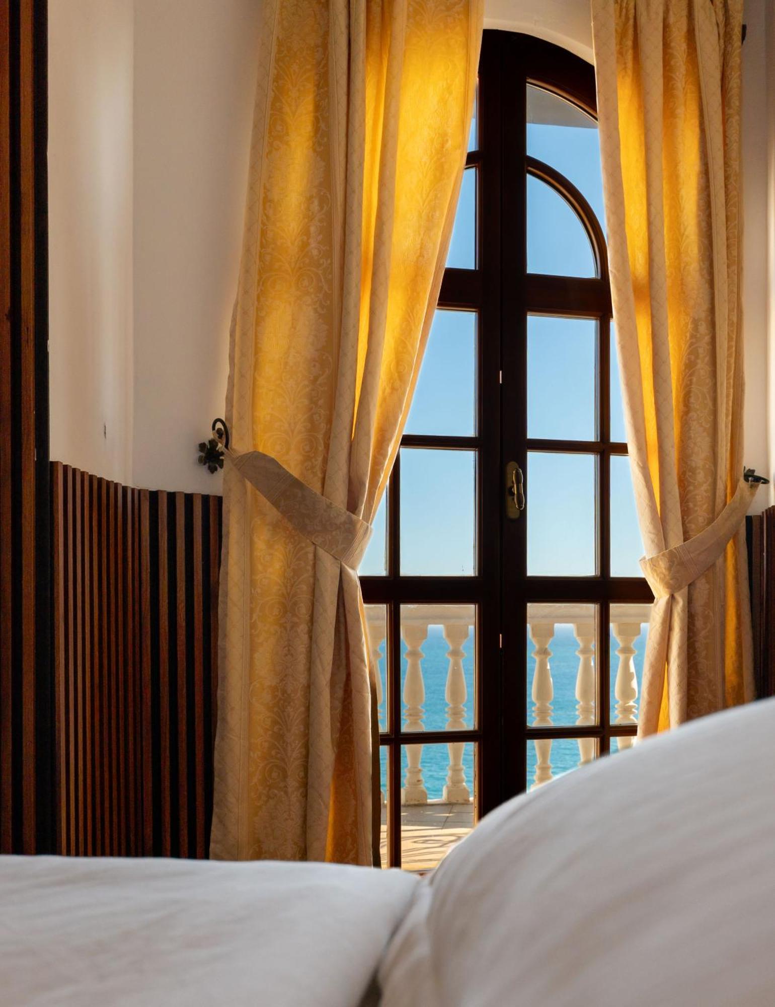 Monte Carlo - Rooftop Pool Hotel 4*